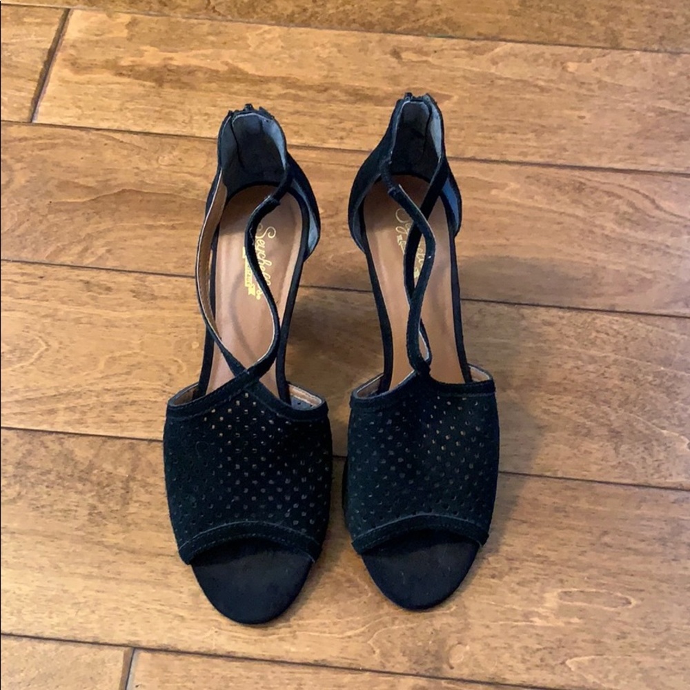 Seychelles modern sandal suede